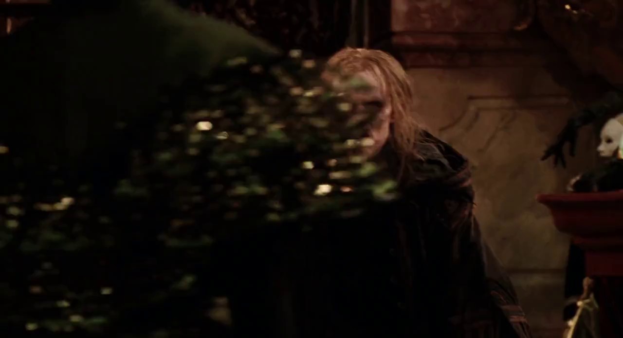 Van Helsing (2004) BluRay Hin + Eng + Tam + Tel 720p x264 AVC AAC 5.1 B4uHD.mkv.0003